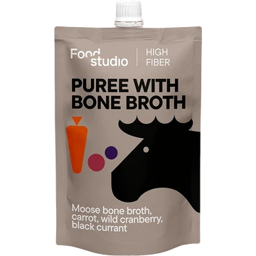 Food Studio püré jávorszarvas csontlével, vad tőzegáfonyával, fekete ribizlivel és sárgarépával